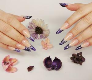 Фотография Elart Nail Studio. Ногтевая студия. Наращивание ногтей, гель-лак, маникюр, педикюр. 0