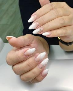 Фотография Elart Nail Studio. Ногтевая студия. Наращивание ногтей, гель-лак, маникюр, педикюр. 2